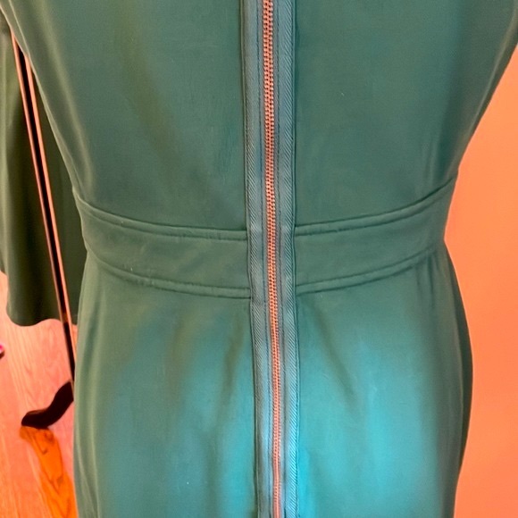 💚BCBG Jewel Green Dress - Picture 6 of 9